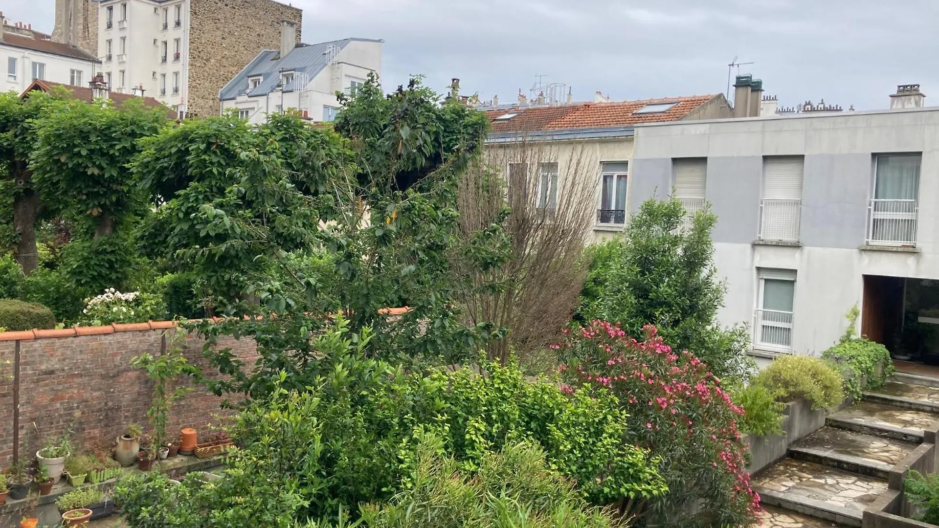 Quietude Au Village Jourdain Апартаменты Париж